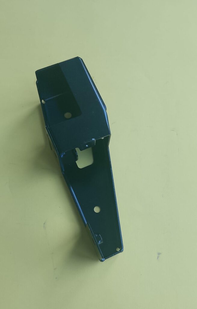 WET403302082A0 – SUPPORTO PARAURTI DX CON P.I.